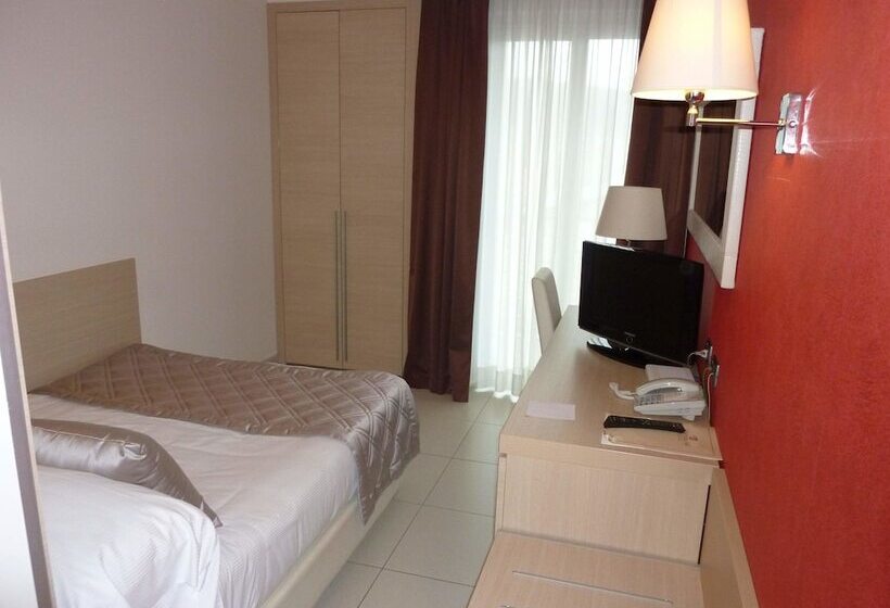 فندق Mediterraneo Palace