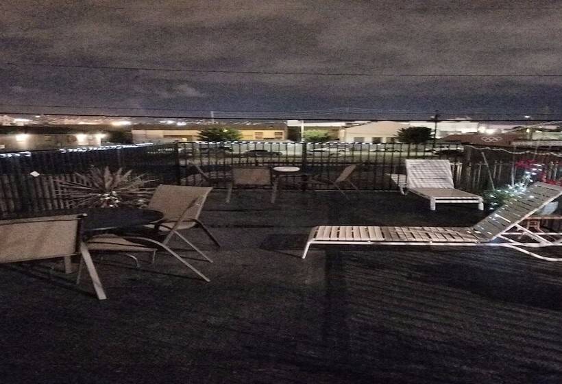 ホテル Monterey Inn