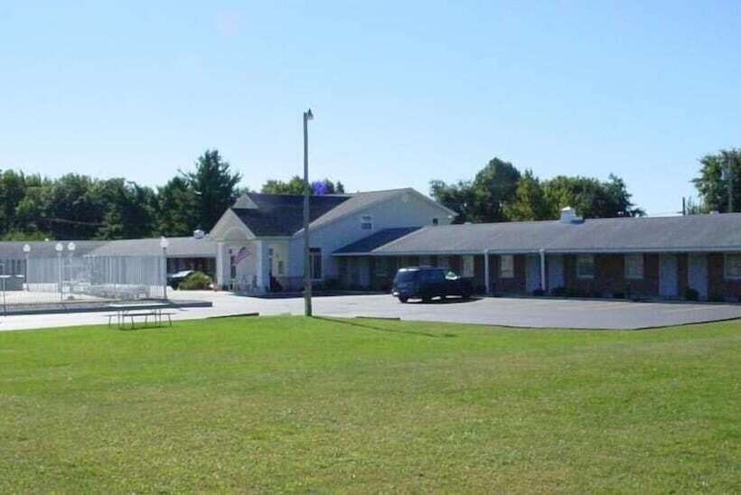 فندق Monticello Inn