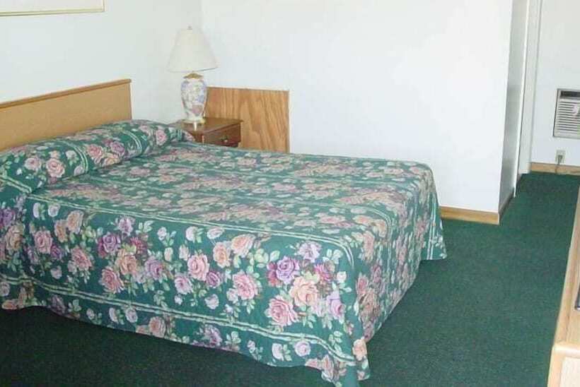 فندق Monticello Inn