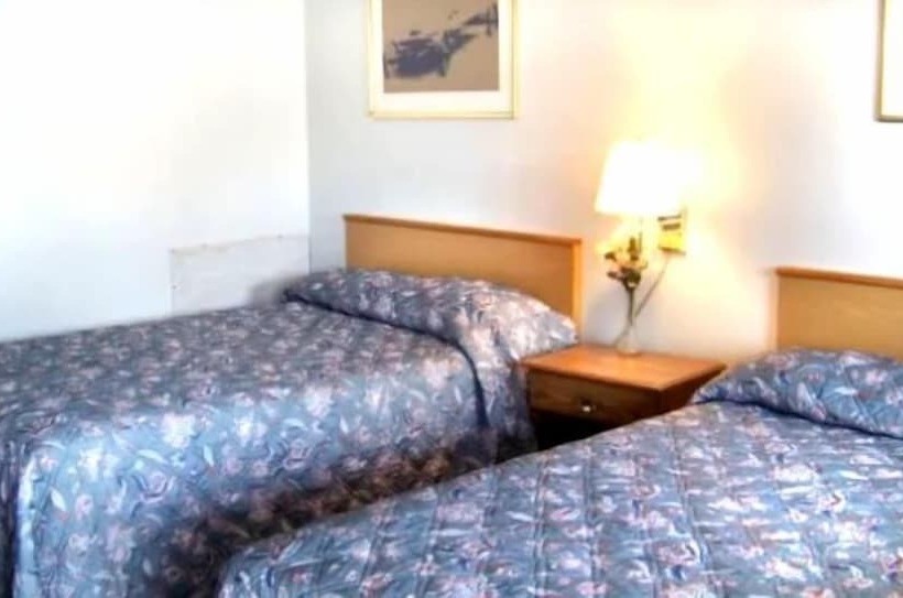 فندق Monticello Inn