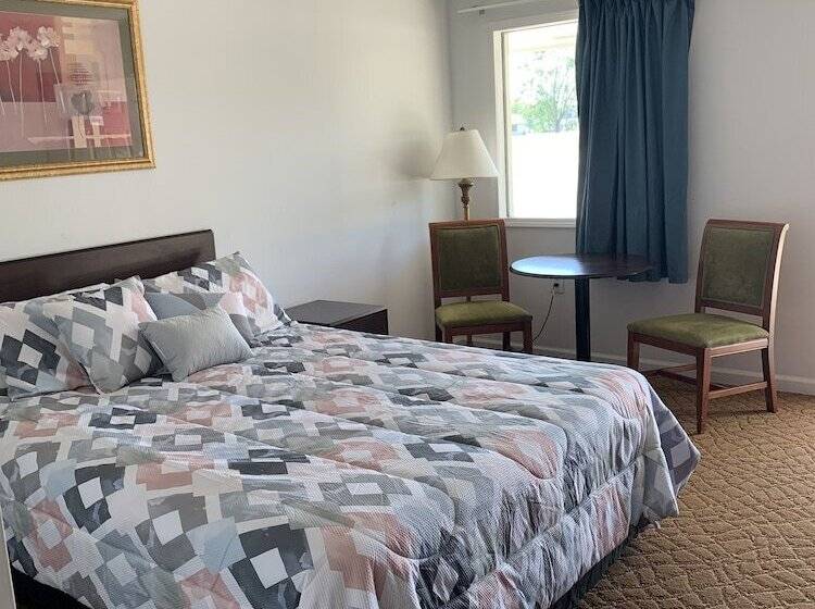 فندق Monticello Inn