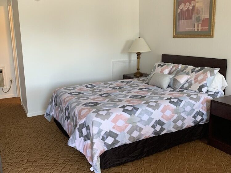 فندق Monticello Inn