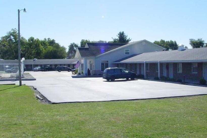 فندق Monticello Inn