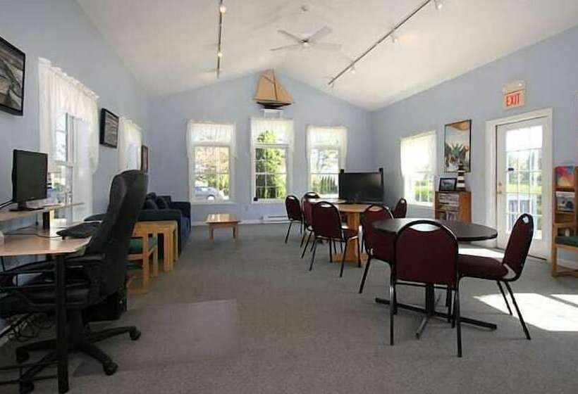 Отель Nautical Mile Resort