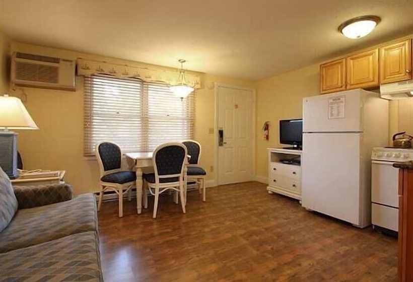 호텔 Nautical Mile Resort