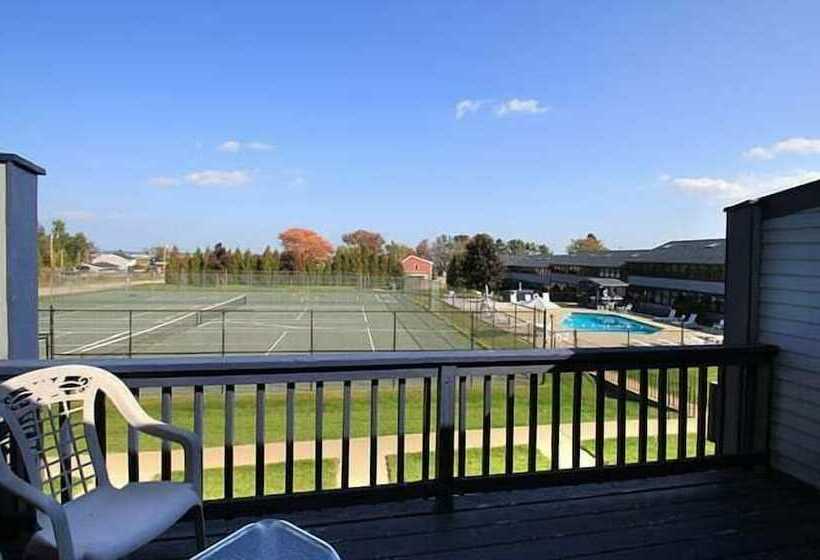 Отель Nautical Mile Resort