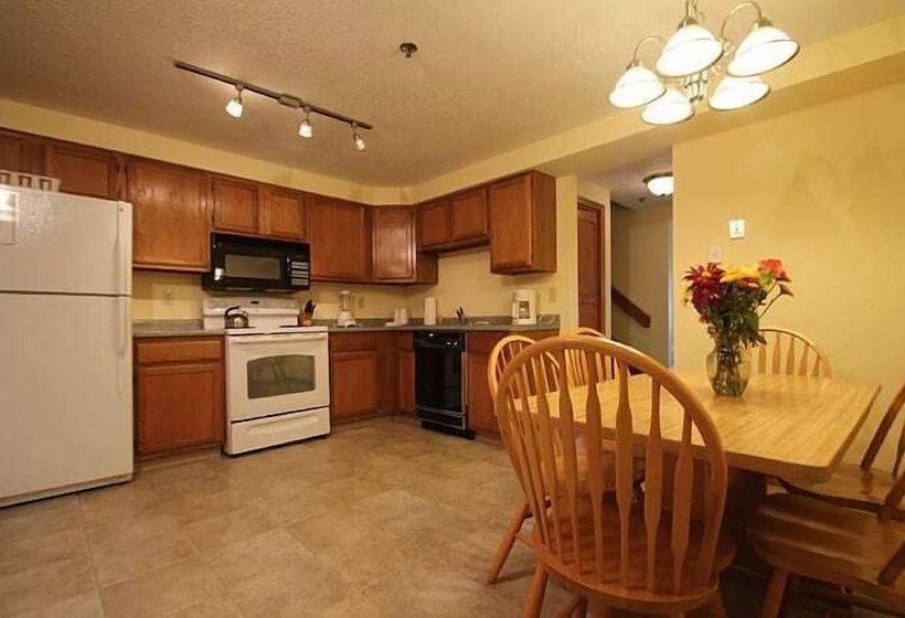 Отель Nautical Mile Resort