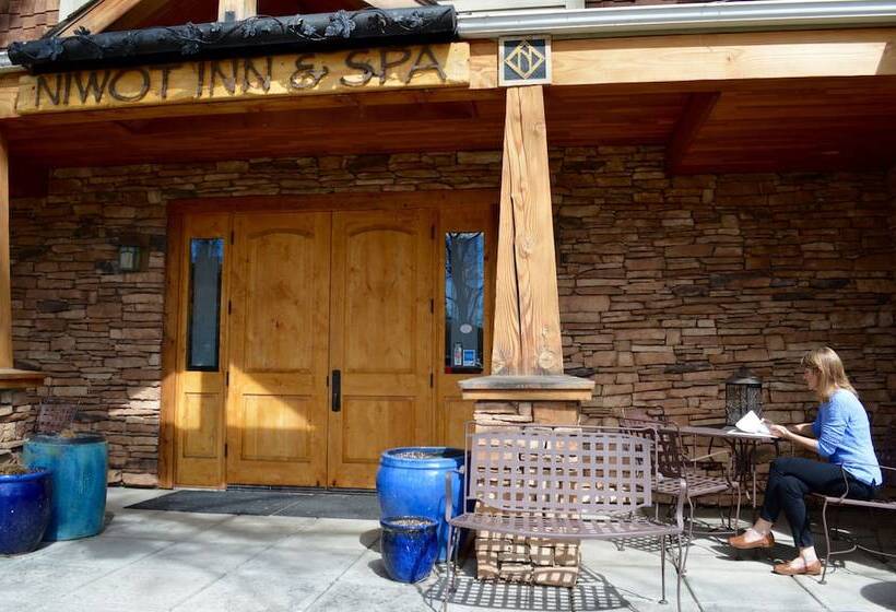 فندق Niwot Inn & Spa