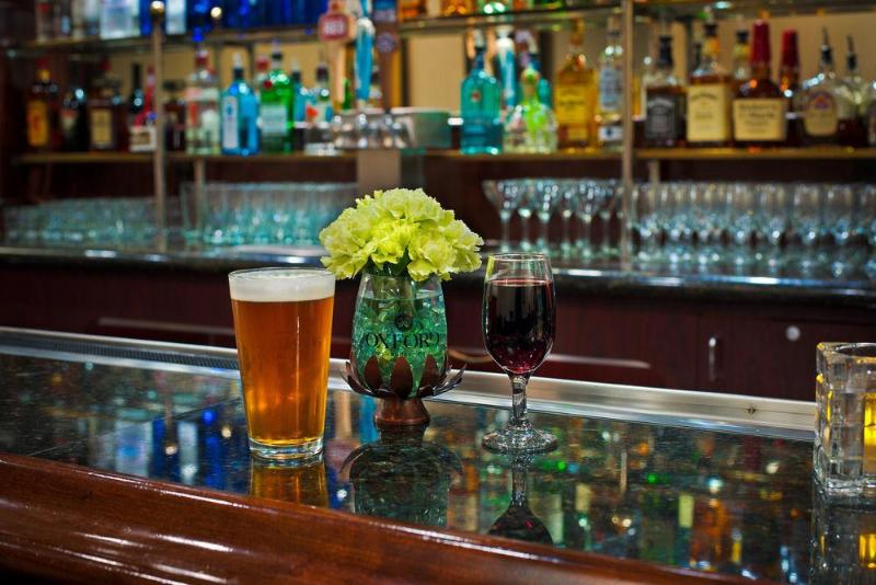 Отель Oxford Suites Spokane Valley