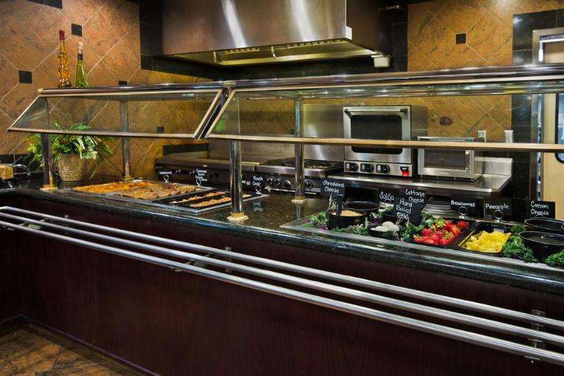 Отель Oxford Suites Spokane Valley