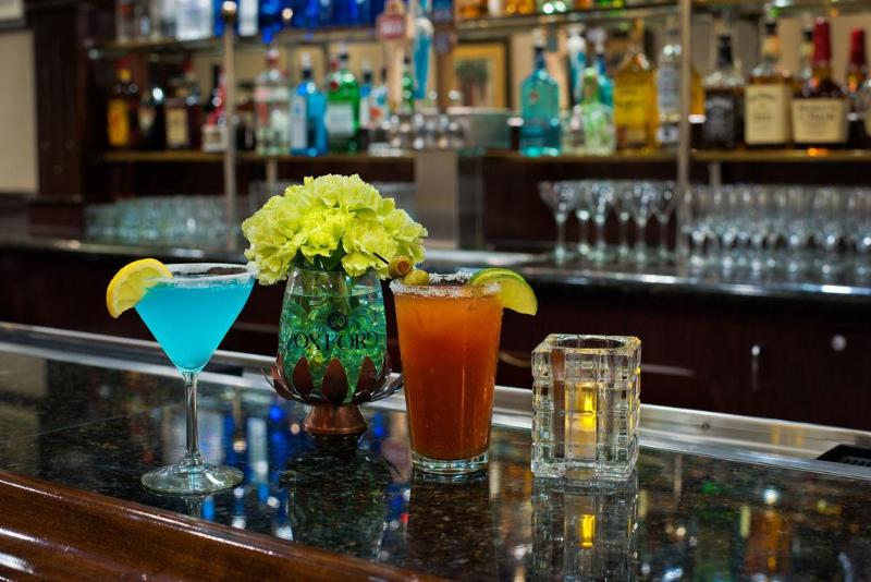 Отель Oxford Suites Spokane Valley