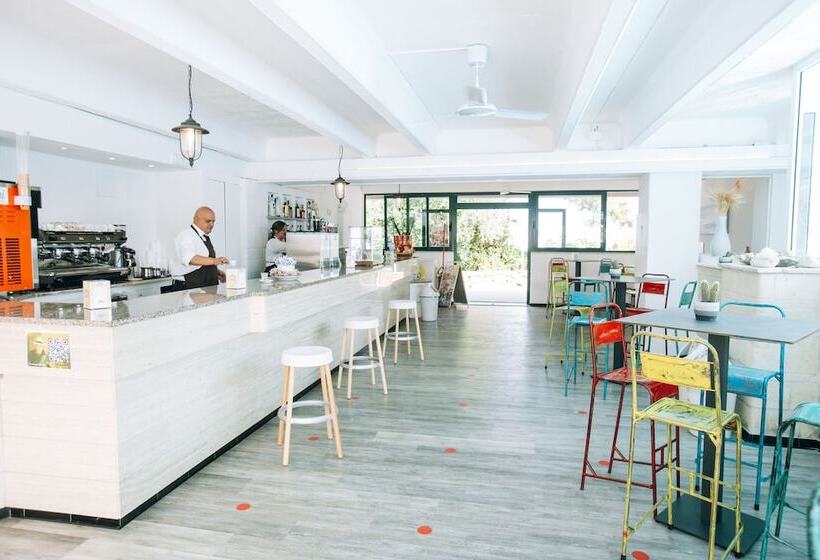 Porto Giardino, Cdshotels