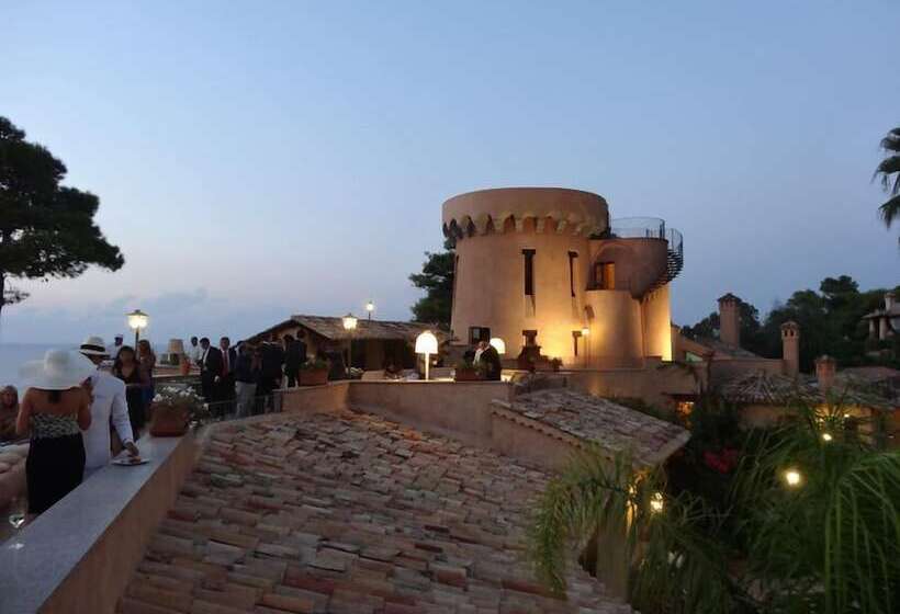 Отель Porto Pirgos