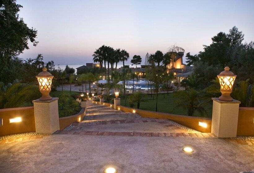 Отель Porto Pirgos