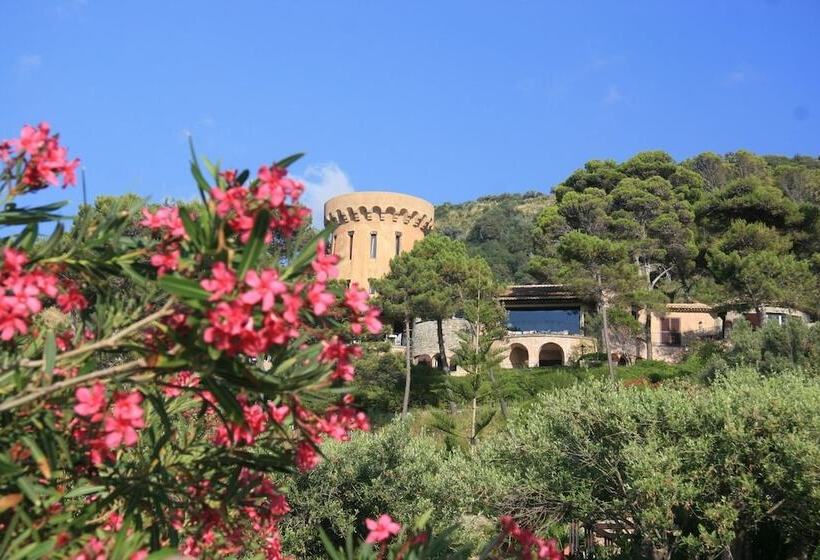 Отель Porto Pirgos