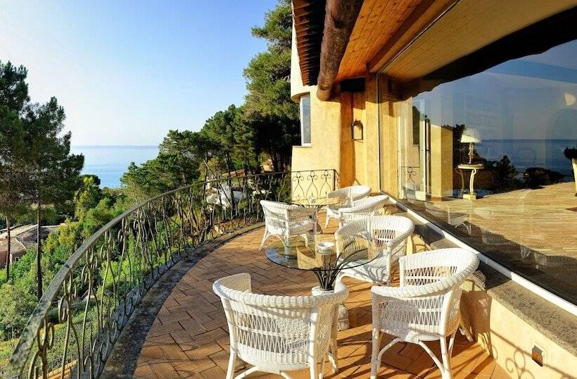 Отель Porto Pirgos