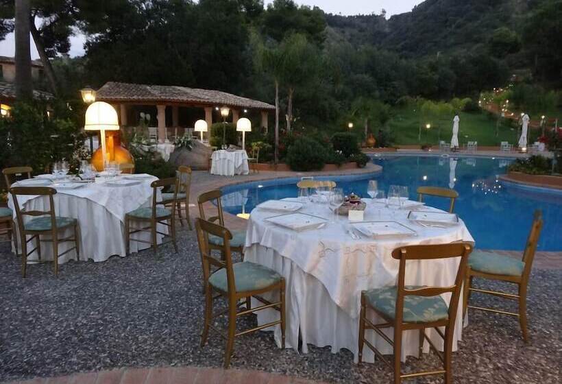 Отель Porto Pirgos