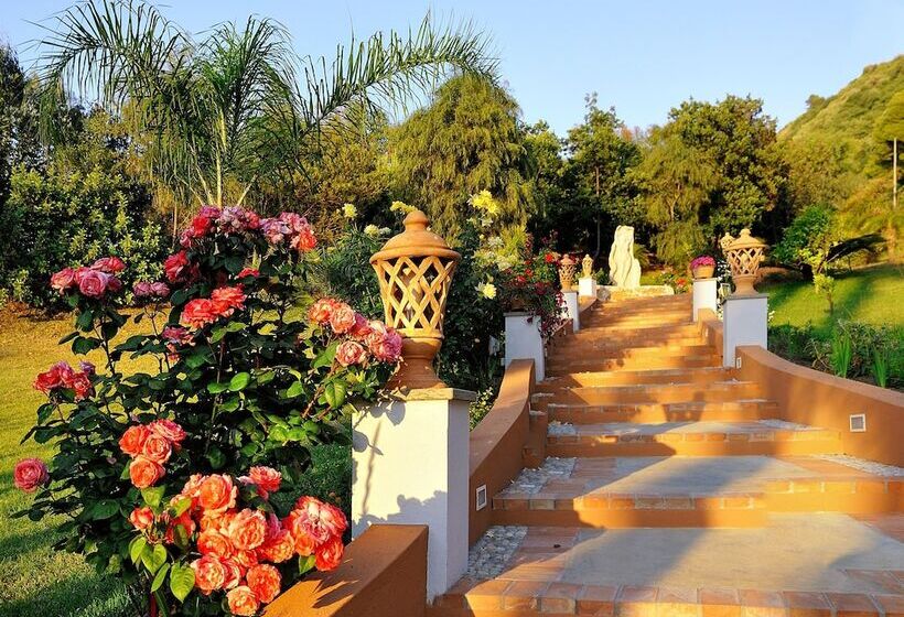 Отель Porto Pirgos