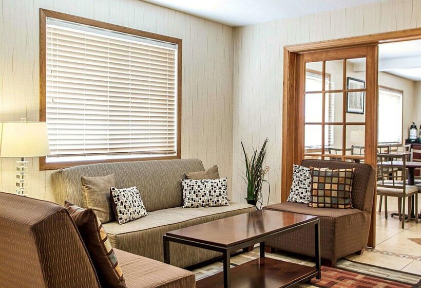 هتل Quality Inn & Suites Davenport Near I 80