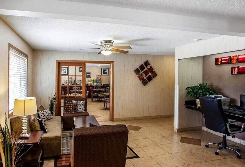 ホテル Quality Inn & Suites Davenport Near I 80