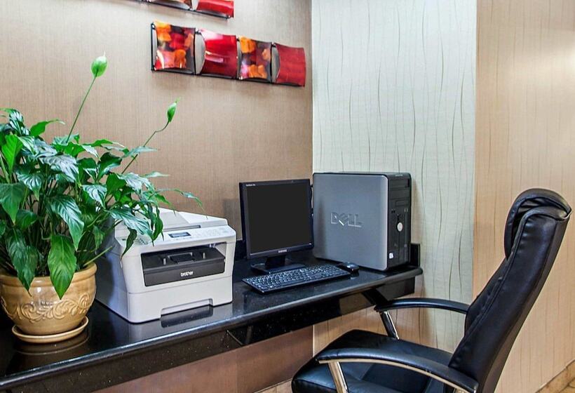 ホテル Quality Inn & Suites Davenport Near I 80