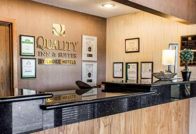 ホテル Quality Inn & Suites Davenport Near I 80