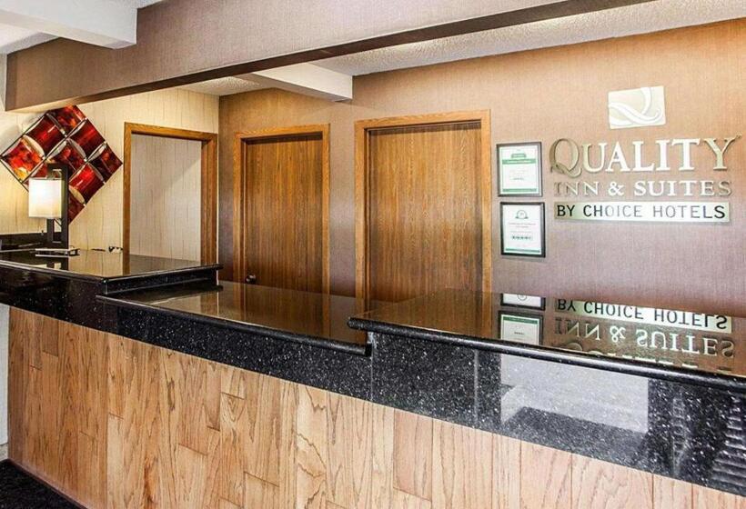 ホテル Quality Inn & Suites Davenport Near I 80