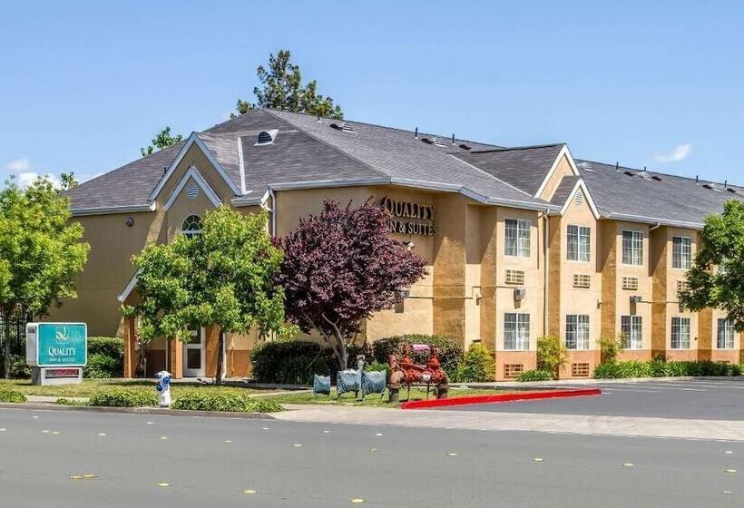 فندق Quality Inn & Suites