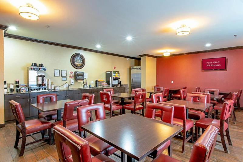 هتل Red Roof Inn & Suites Omaha  Council Bluffs