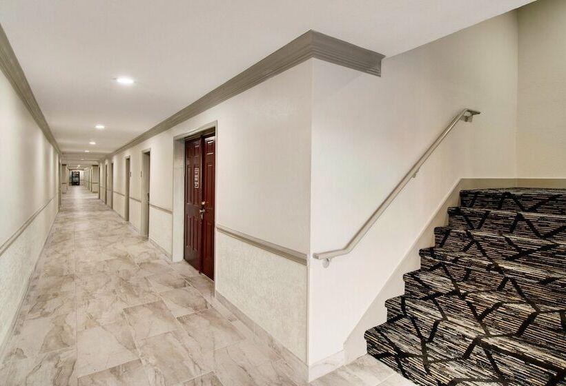 فندق Red Roof Inn & Suites Pensacola  Nas Corry