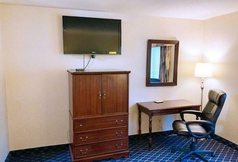 בית מלון כפרי Regency Inn & Suites