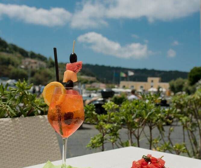 Отель Crescenzo