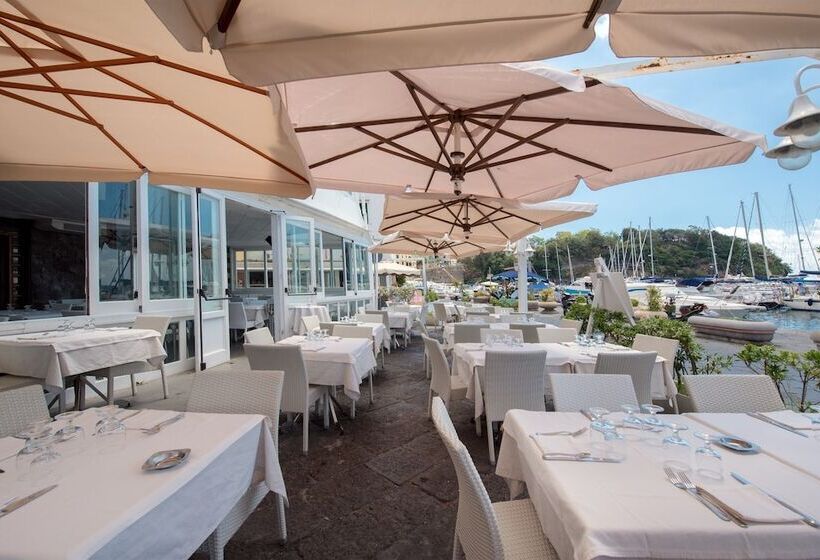 Отель Crescenzo