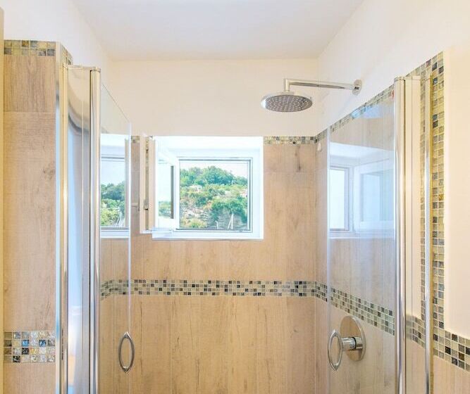 Отель Crescenzo