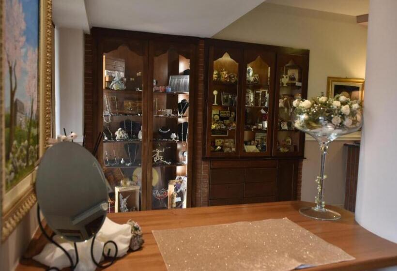 ホテル E Appartamenti La Solaria