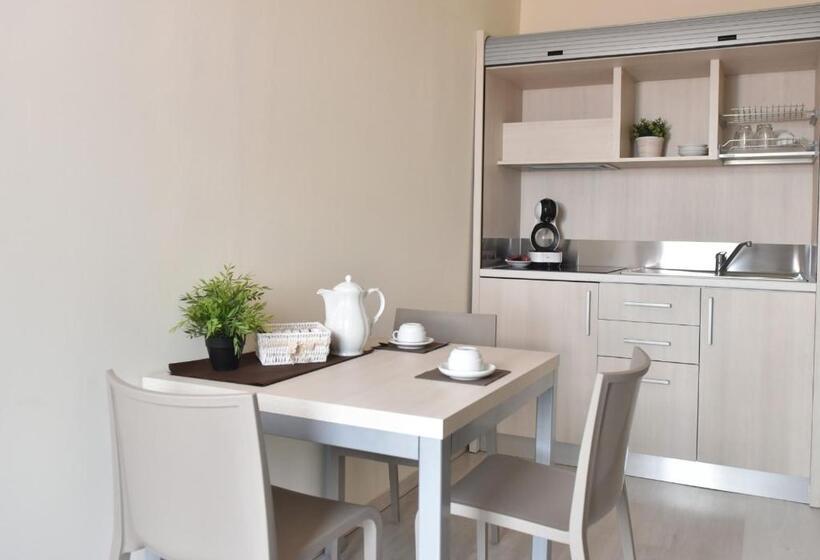 ホテル E Appartamenti La Solaria