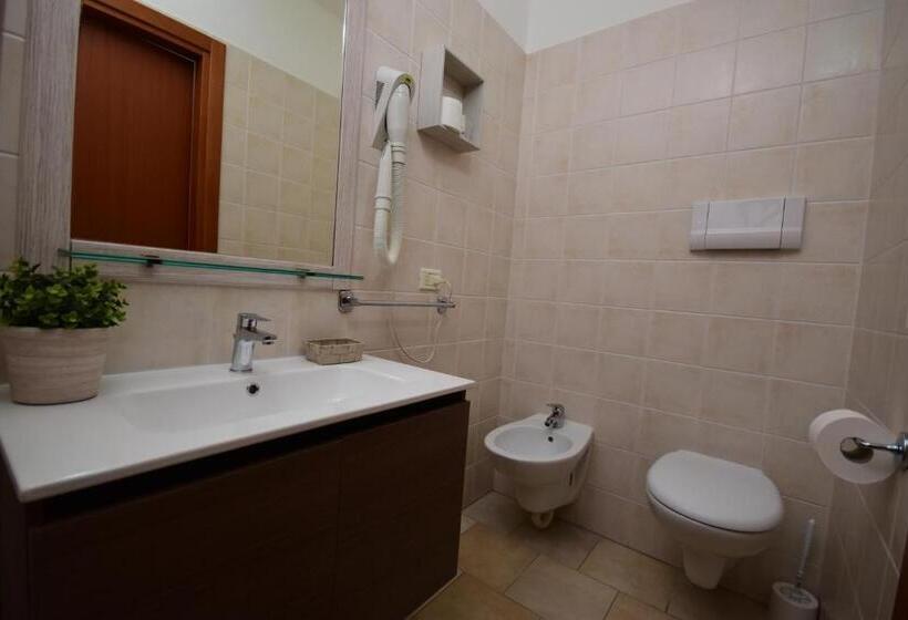 ホテル E Appartamenti La Solaria