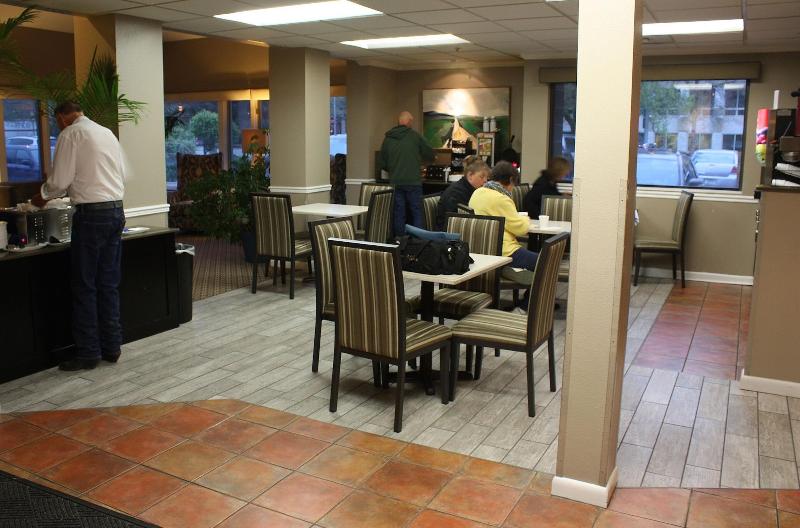 בית מלון כפרי Riversage Billings Inn