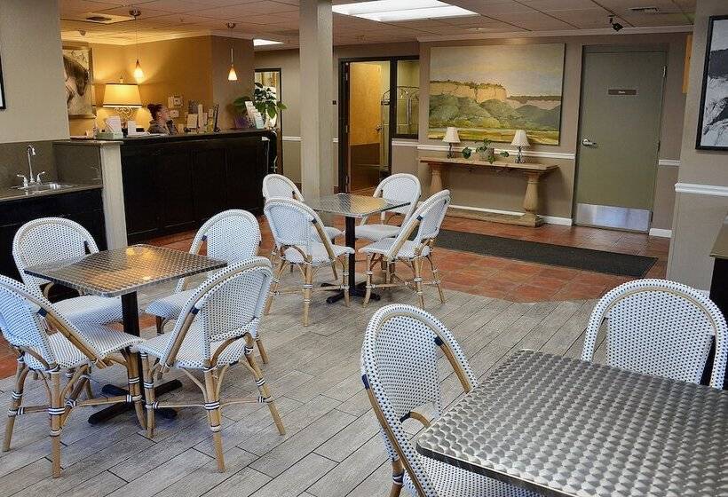 בית מלון כפרי Riversage Billings Inn