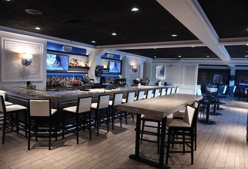 Отель Riverside