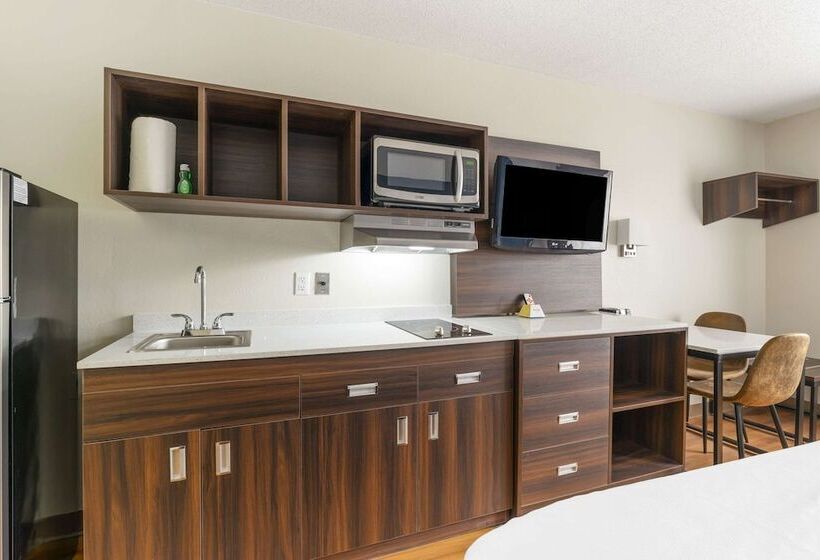 فندق Suburban Studios Lavale   Cumberland