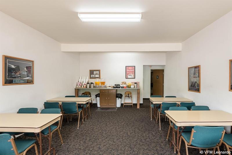 فندق Suburban Studios Lavale   Cumberland