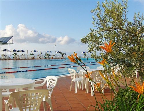 Отель San Leonardo Resort