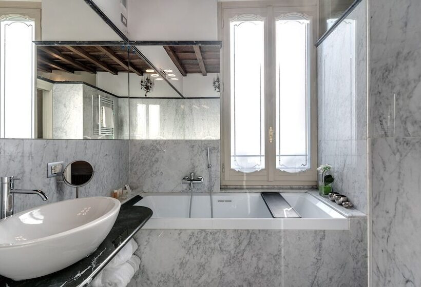 هتل Santa Marta Suites