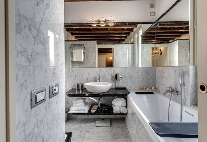 هتل Santa Marta Suites