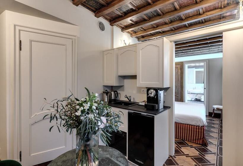 هتل Santa Marta Suites