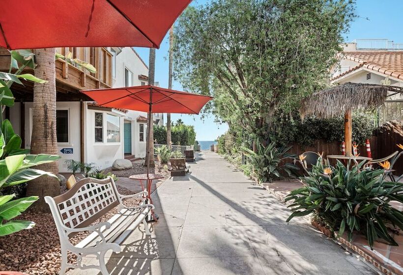 בית מלון כפרי Sea Blue