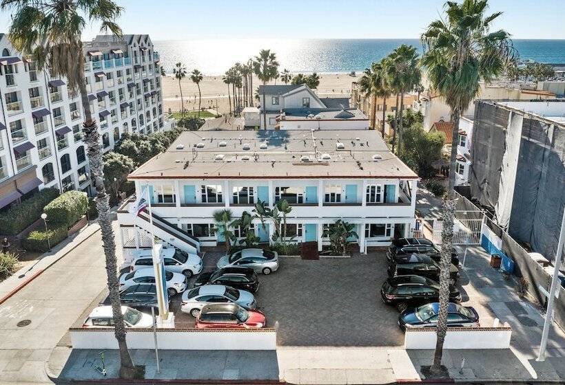 בית מלון כפרי Sea Blue