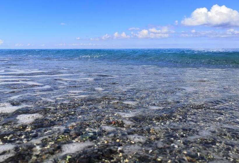 בית מלון כפרי Sea Palace